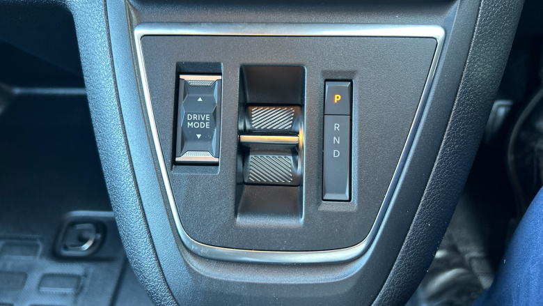 Peugeot Expert E-L2 100kW 75kWh Professional Van Auto